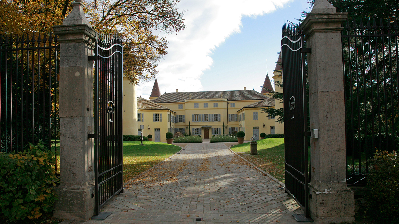 Château de Pierreux, Brouilly — Bild 1