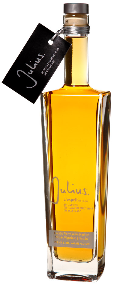 L'esprit de Julius Assemblage Distillat du Pinot Noir du Valais