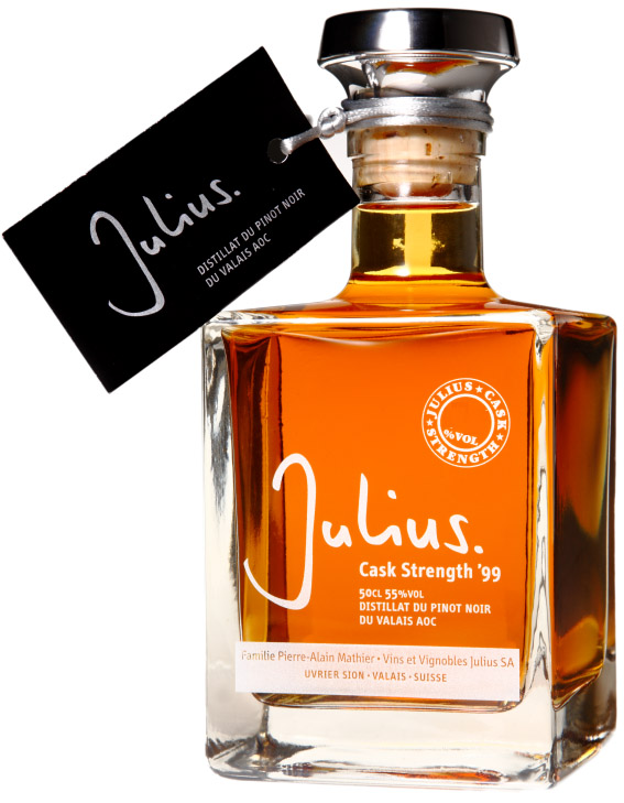 L'esprit de Julius Cask Strength Distillat du Pinot Noir du Valais